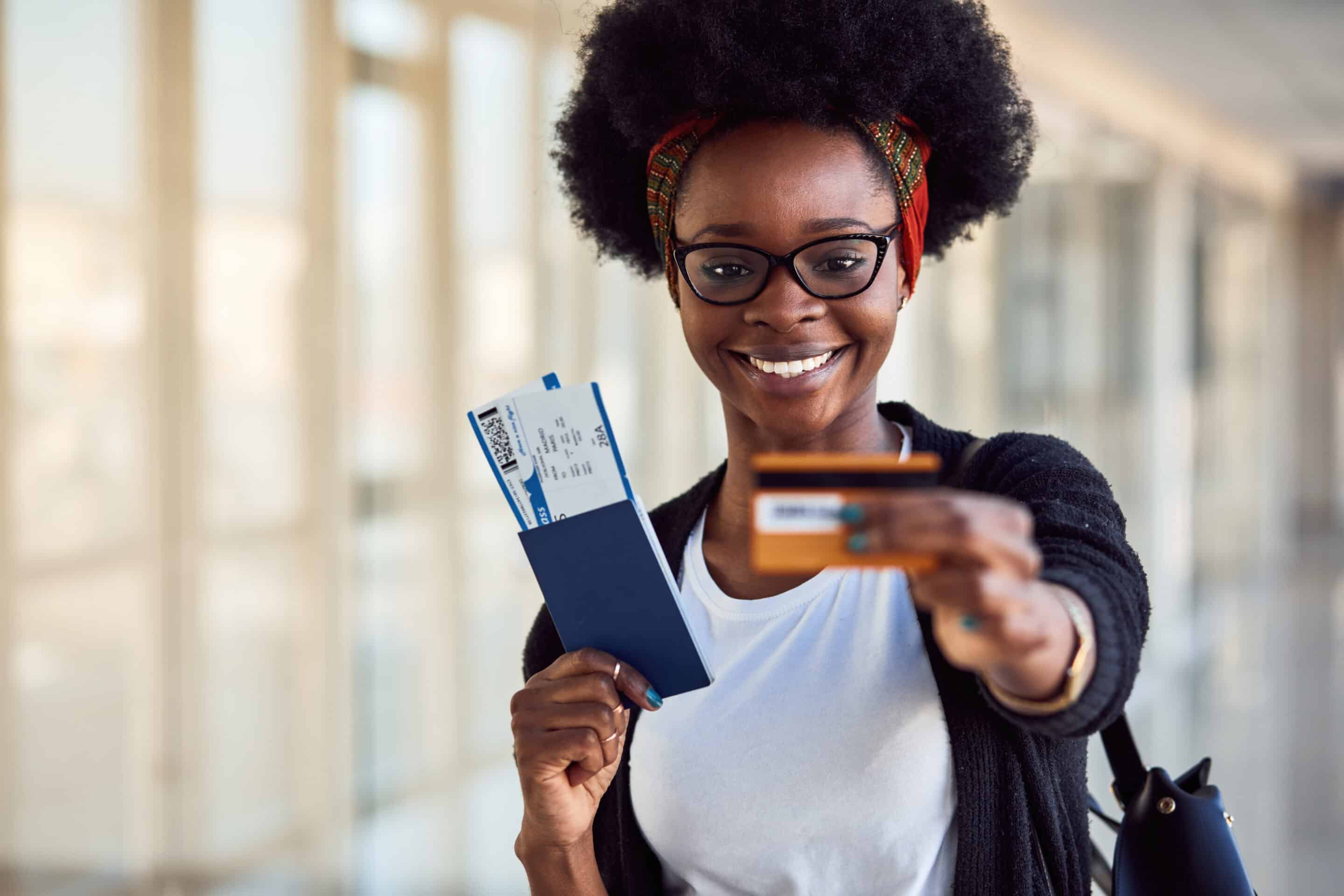 Gérer ses paiements en voyage sans stress grâce à plusieurs cartes bancaires